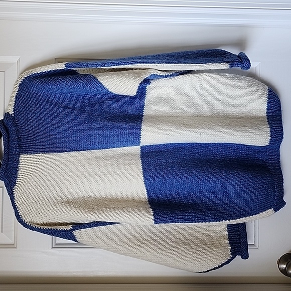 Gorgeous handknit blue and cream sweater - Picture 4 of 4